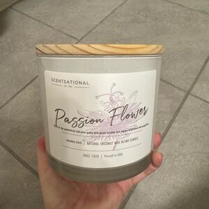 NWT Scentsational Candle